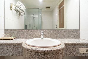 Chuveiro, secador de cabelo (mediante solicitação)