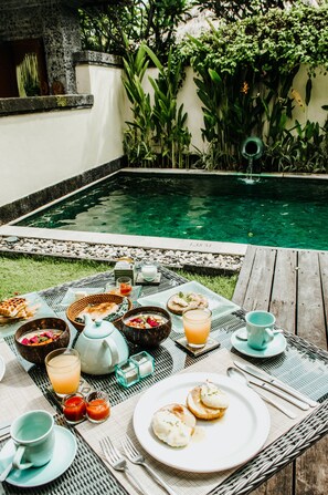 Private pool