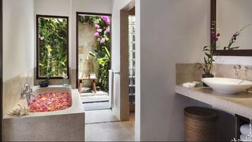 Separate bathtub and shower, deep-soaking bathtub, rainfall showerhead