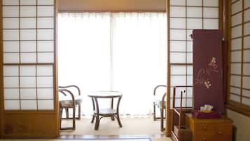 ツインルーム | セーフティボックス (室内)、遮光カーテン、WiFi (無料)