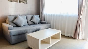 Rom – deluxe (Queen) | Oppholdsområde | LCD-TV