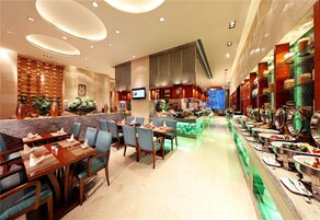 Café da manhã com buffet todos os dias mediante uma taxa