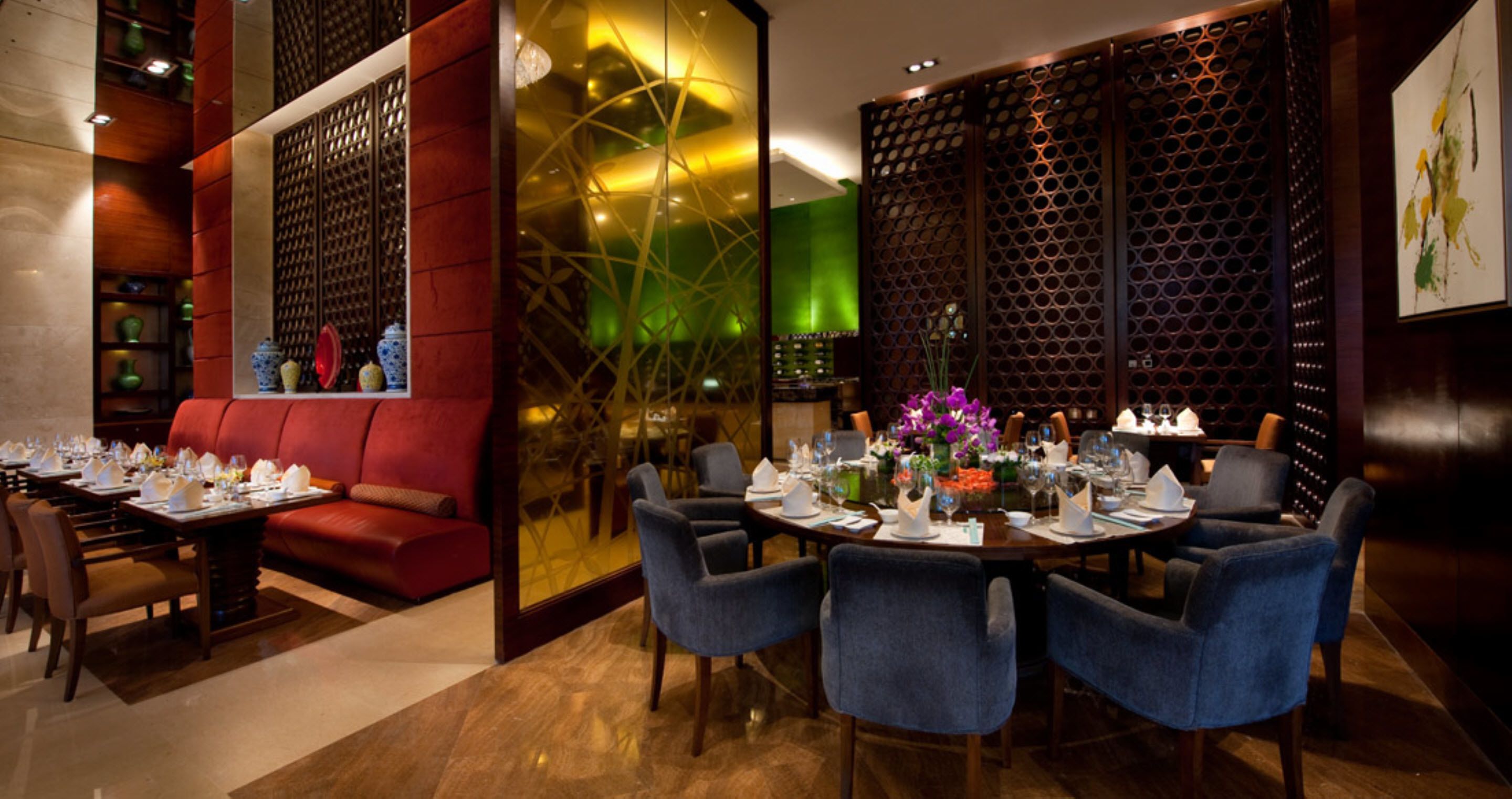 8 restaurants, breakfast, lunch, dinner served; chinese cuisine