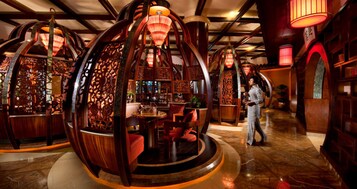 8 restaurants servant le petit déjeuner, spécialités Cuisine chinoise