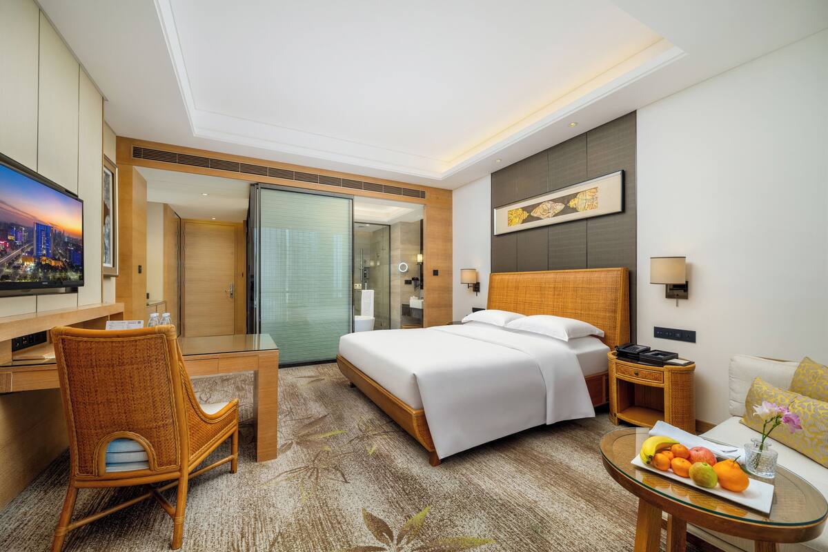 Phòng Superior | Minibar, két bảo mật tại phòng, bàn, phòng cách âm
