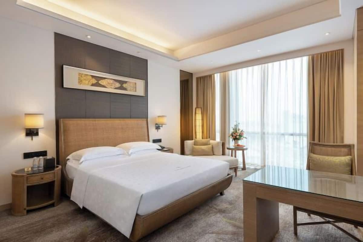 Minibar, caja fuerte, escritorio y sistema de insonorización