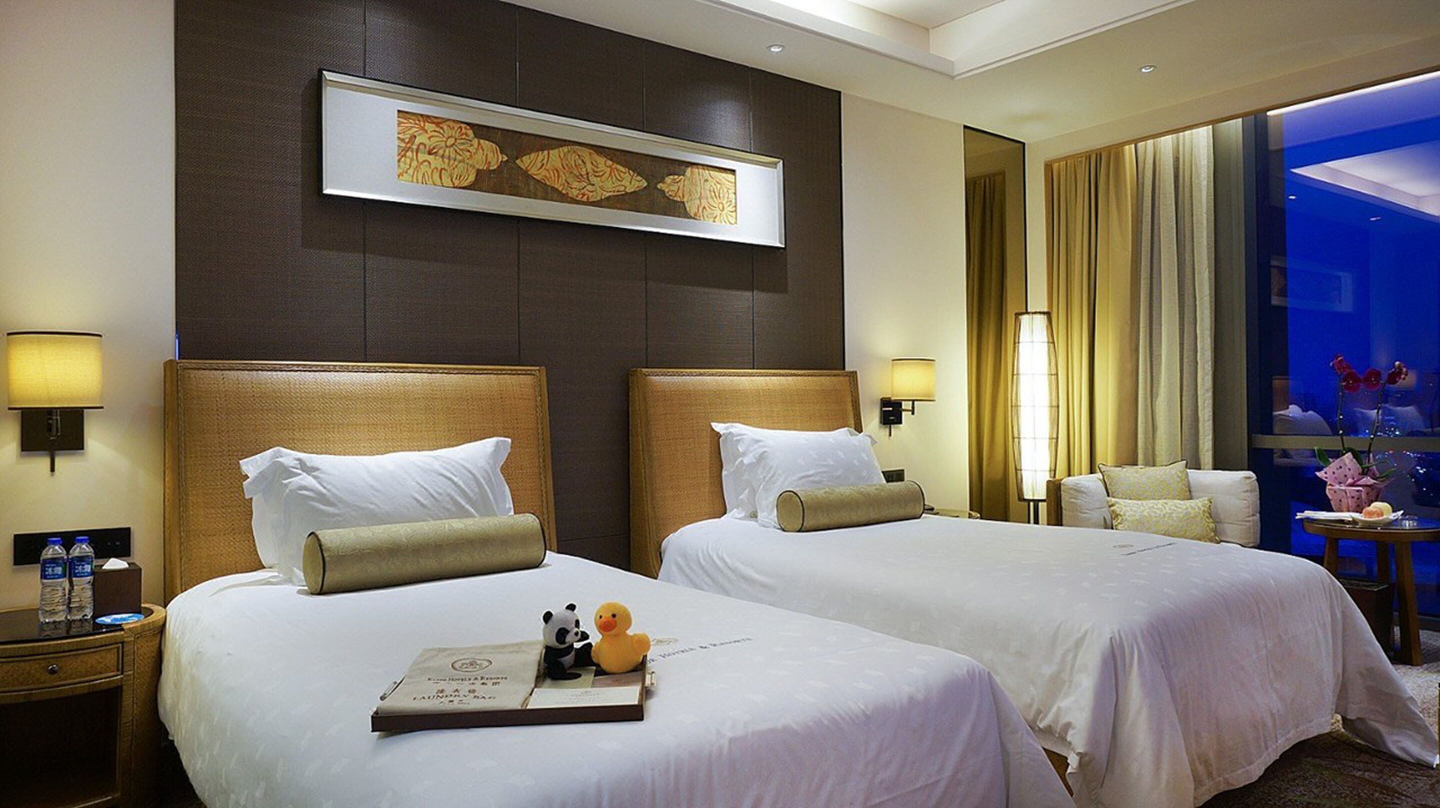 deluxe twin room | 1 bedroom, minibar, in-room safe, desk