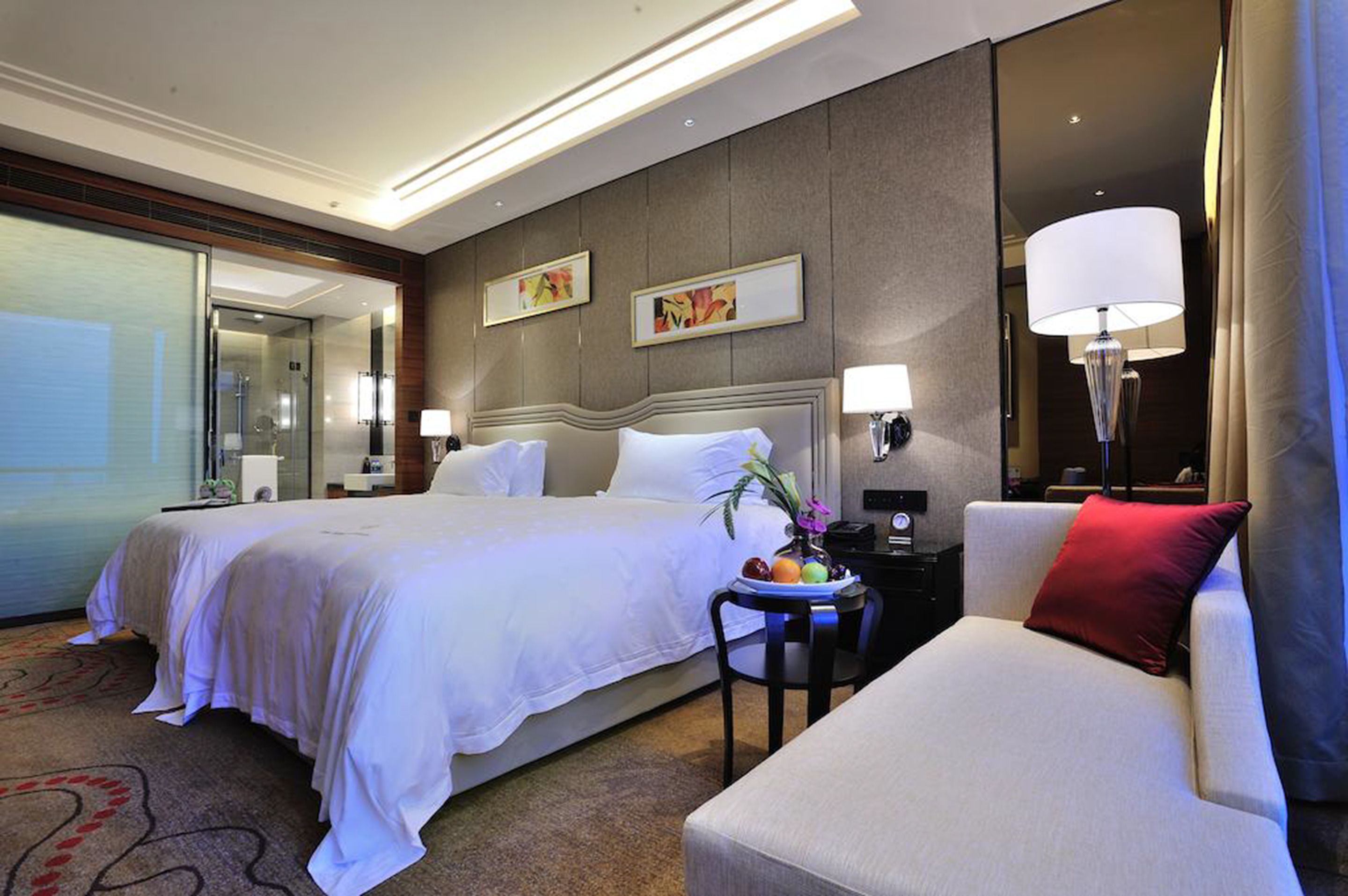 Business Twin Room | Minibar, in-room safe, desk, soundproofing