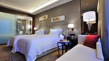 Business Twin Room | Minibar, in-room safe, desk, soundproofing