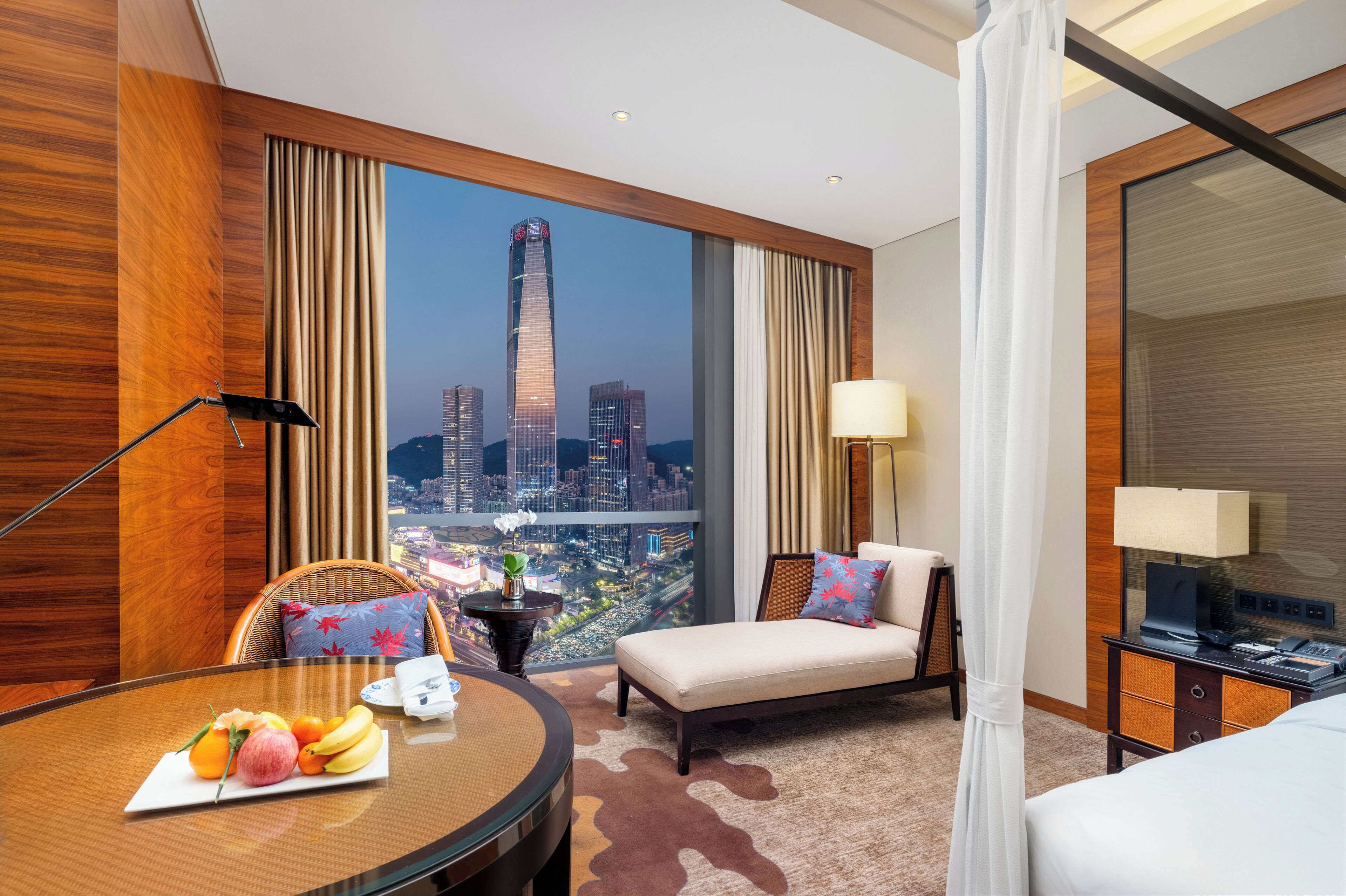 Phòng đôi Business | Minibar, két bảo mật tại phòng, bàn, phòng cách âm 