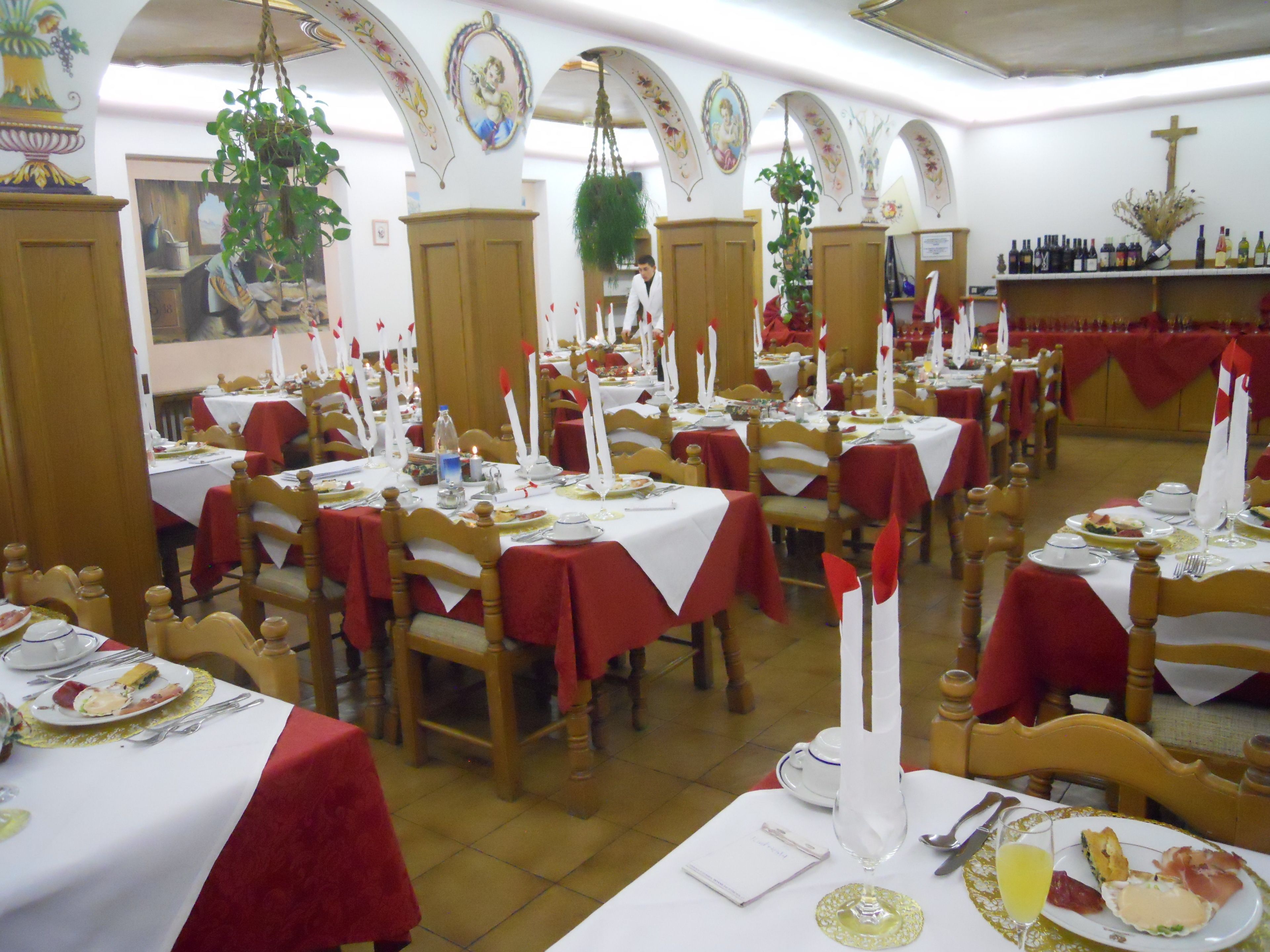 تقديم الإفطار والعشاء، الأطباق المحلية