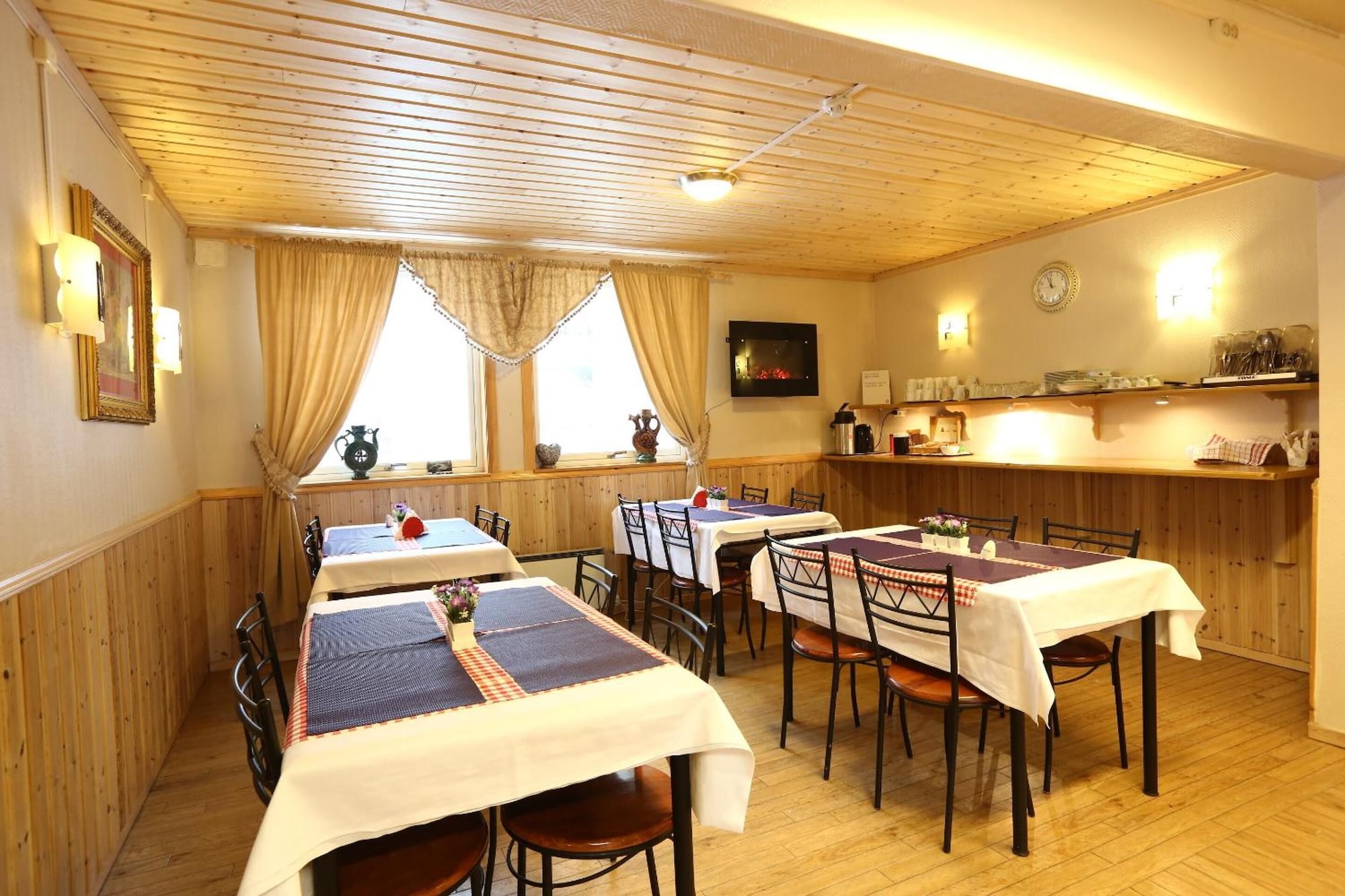2 Star Hotels