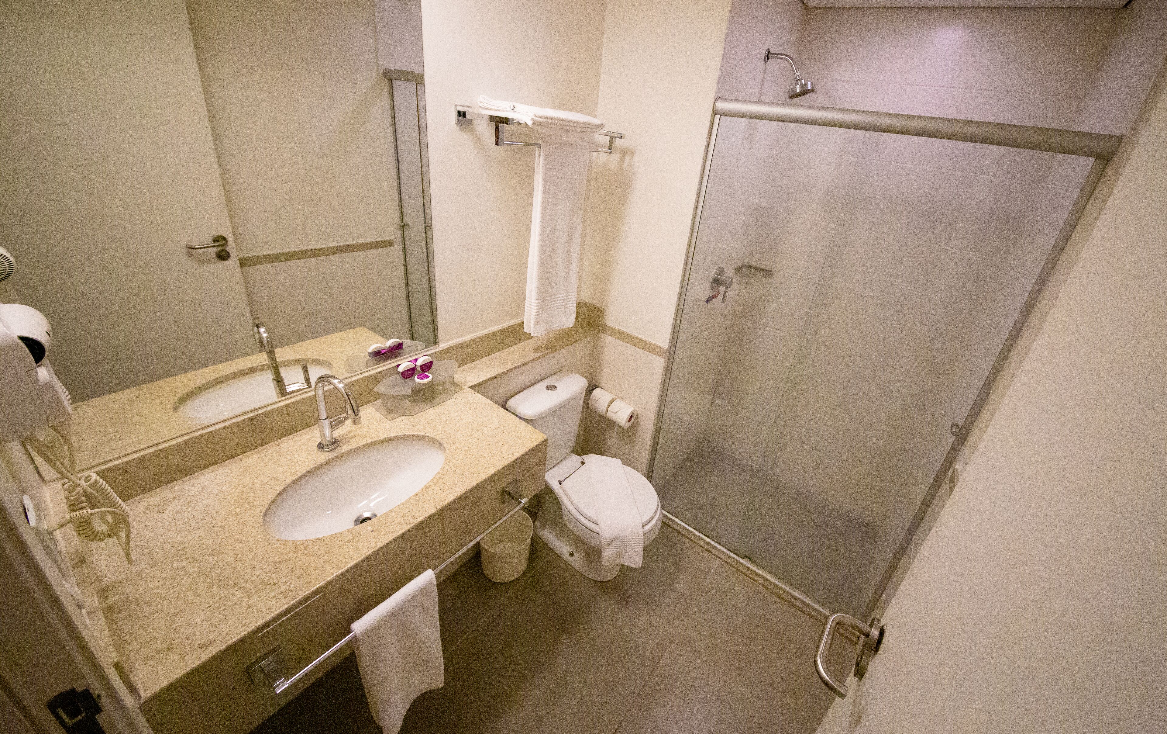 room, 1 king bed, non smoking (leisure) | bathroom | shower, hair dryer, towels, soap