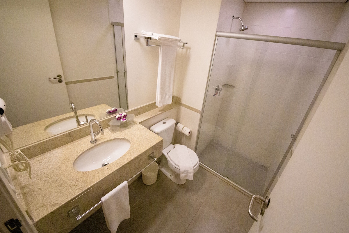 room, 1 king bed, non smoking (leisure) | bathroom | shower, hair dryer, towels, soap