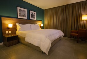 Suite, 1 cama King size, para no fumadores | Minibar, caja de seguridad en la habitación y escritorio