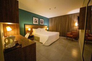 Quarto, 1 cama King, para não fumantes (Leisure) | Frigobar, cofres nos quartos, escrivaninha