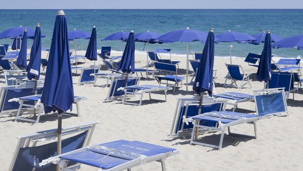 Private beach nearby, sun loungers, beach umbrellas