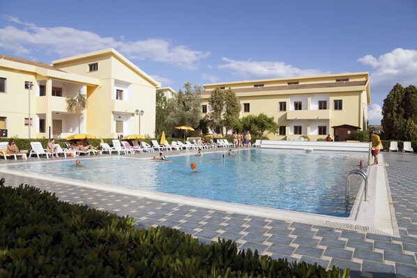 Seasonal outdoor pool