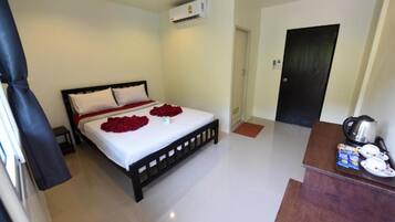 Premium bedding, Select Comfort beds, desk, blackout drapes