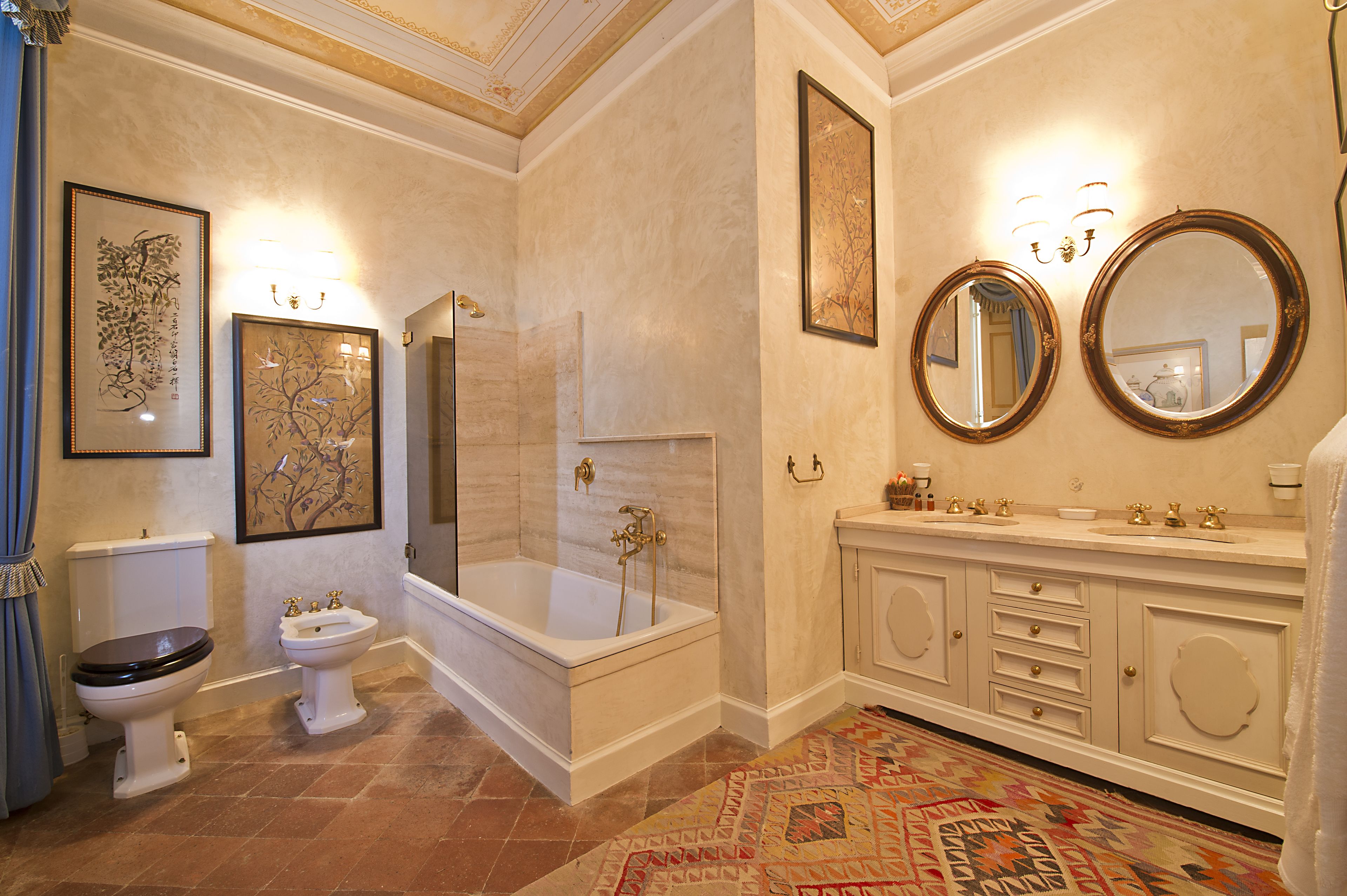 superior double room | deep-soaking bathtub