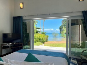 Villa, 4 habitaciones, alberca privada | Vista a la playa o el mar