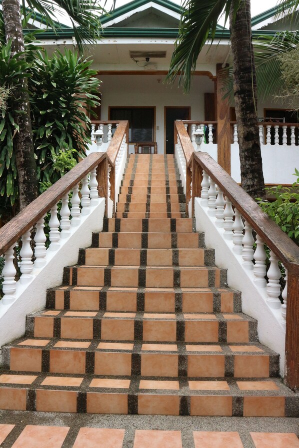 Interior detail - La Plage de Boracay Resort (Boracay Island)