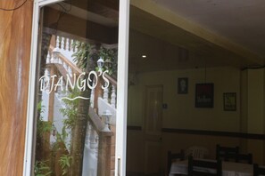 Breakfast, lunch and dinner served - La Plage de Boracay Resort (Boracay Island)