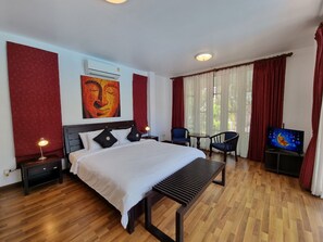 Villa, 3 chambres, piscine privée | 3 chambres, coffre-fort, bureau, rideaux d’obscurcissement