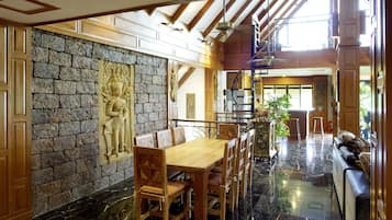 Villa, 5 Bedrooms, Private Pool | Dining