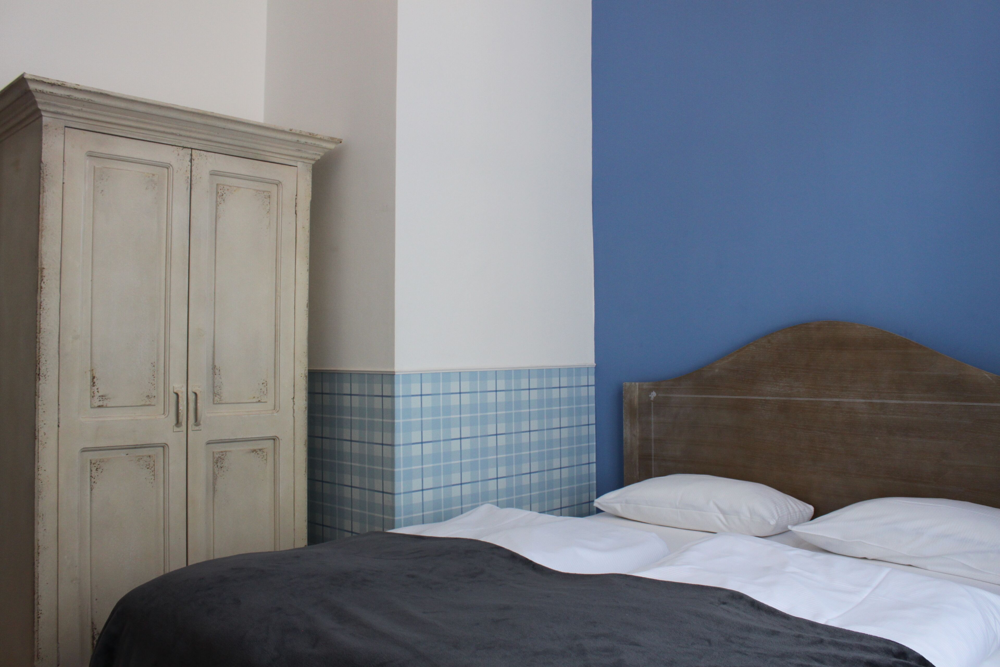 1 bedroom, cots/infant beds, rollaway beds, free wifi