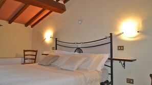 Double Room | Desk, blackout drapes, iron/ironing board, free WiFi - La Fattoria Bellandi (Radicofani)