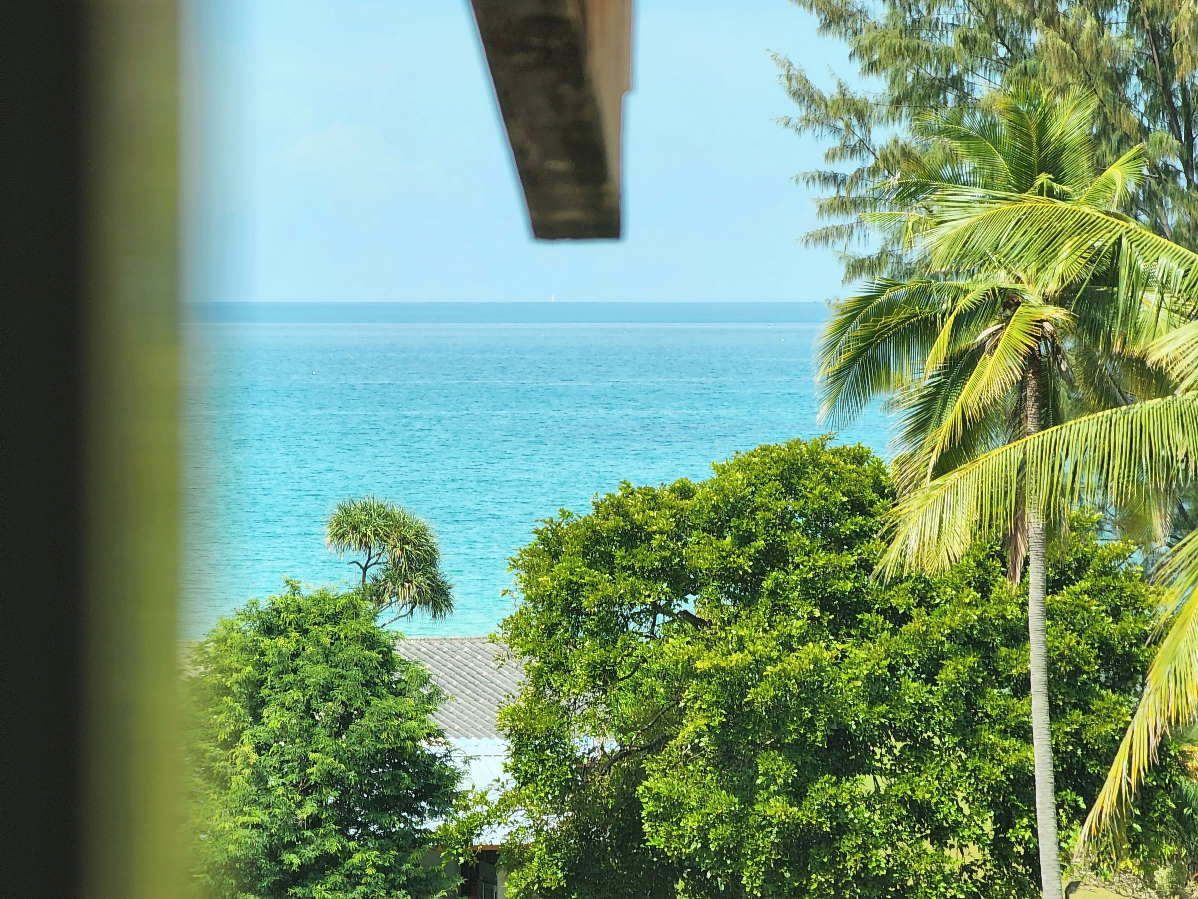 deluxe room, balcony, sea view | in-room safe, desk, blackout curtains, free cots/infant beds