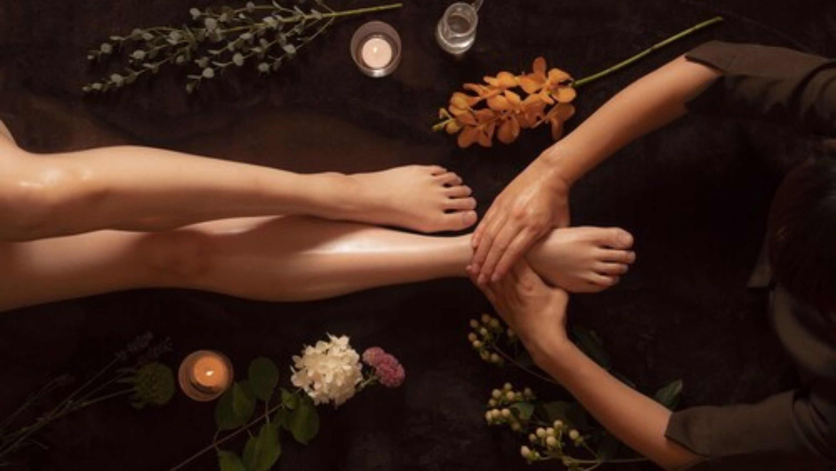 body treatments, aromatherapy, facials, reflexology, 2 treatment rooms