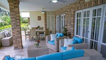 Deluxe Apartment, 2 Bedrooms, Sea View | Terrace/patio