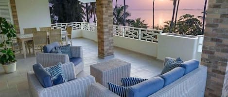 Deluxe Apartment | Terrace/patio