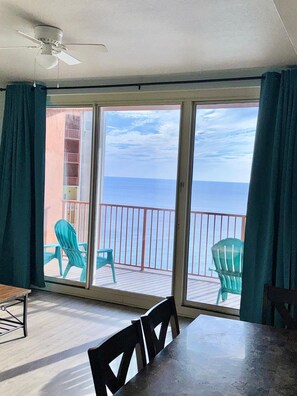 Individuelt dekorert, individuelt innredet og skrivebord for bærbar PC