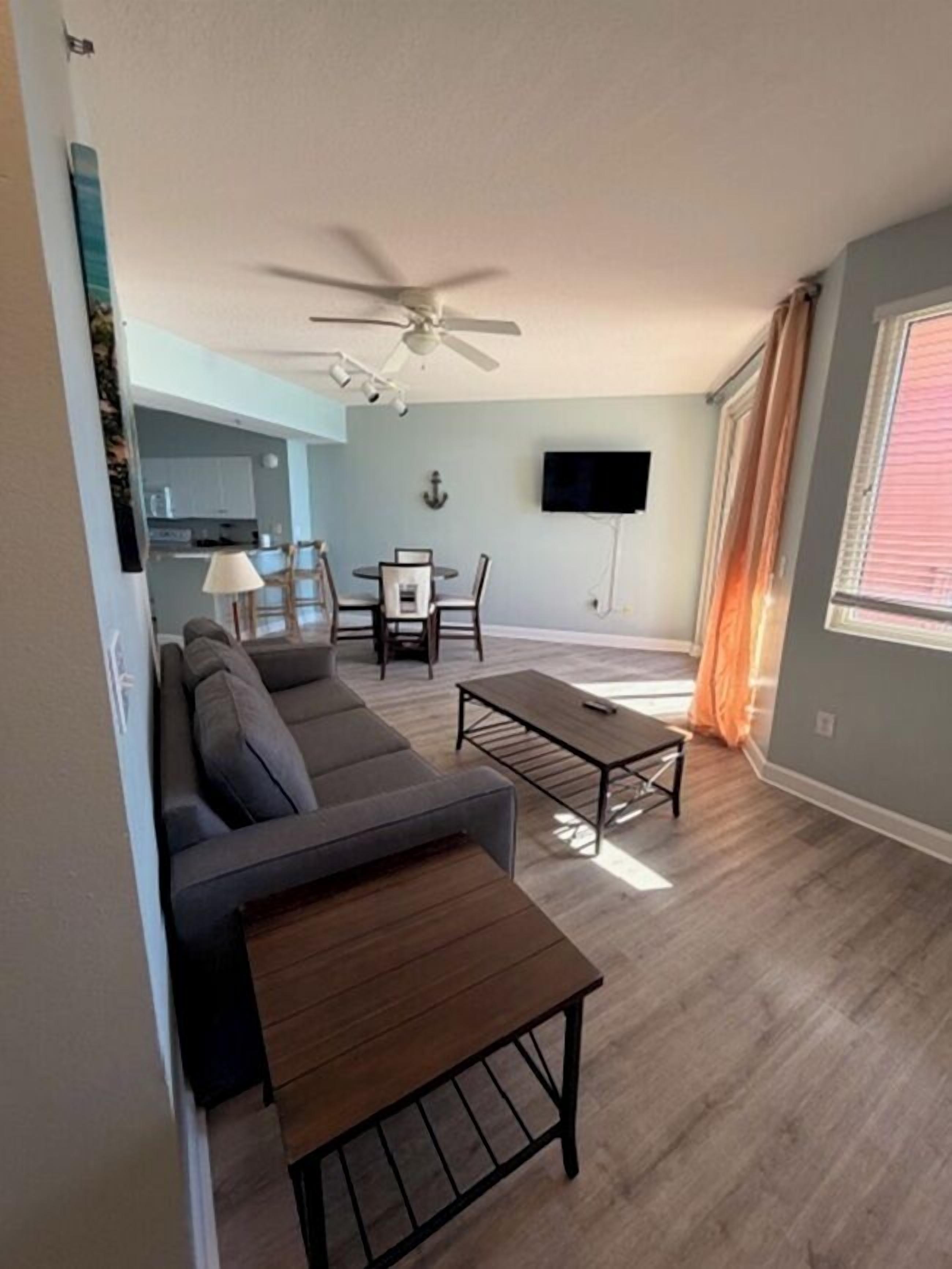 Standard Suite, 1 Bedroom, Oceanfront | Individually decorated, individually furnished, laptop workspace