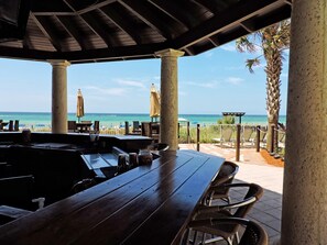 Poolbar