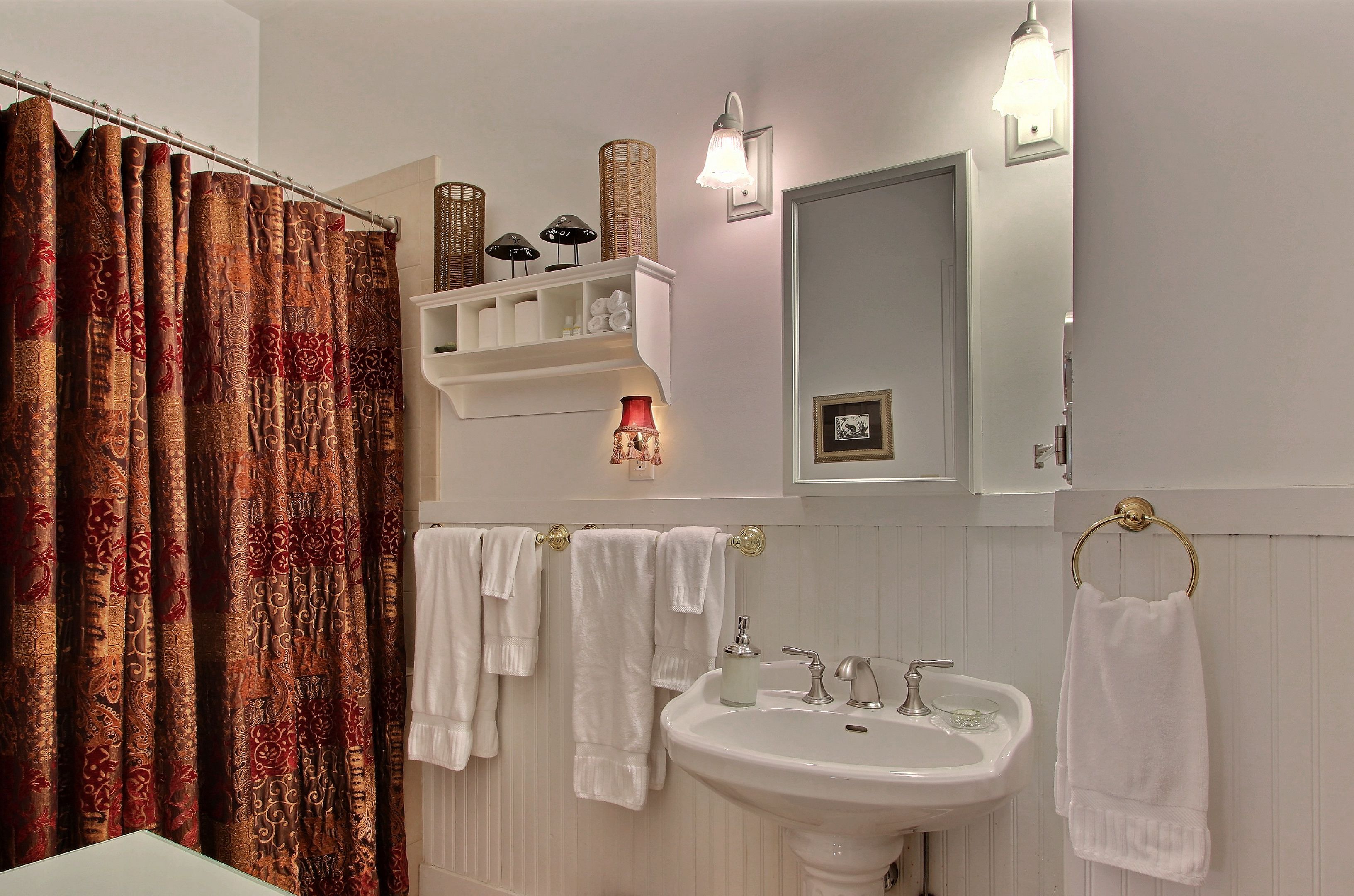 Photo - Green Palm Inn