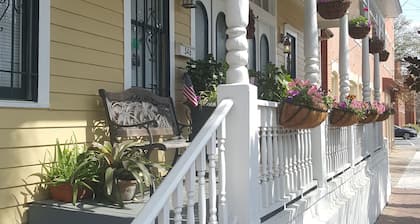Green Palm Inn