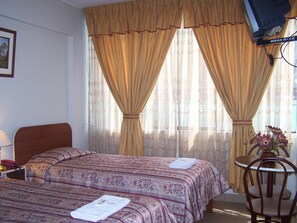 Twin Room | In-room safe, desk, free WiFi - Imperium Hotel Lima (Lima)