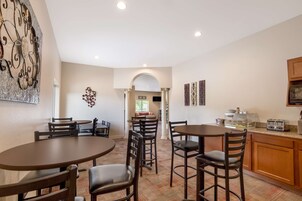 Desayuno continental incluido todos los días 