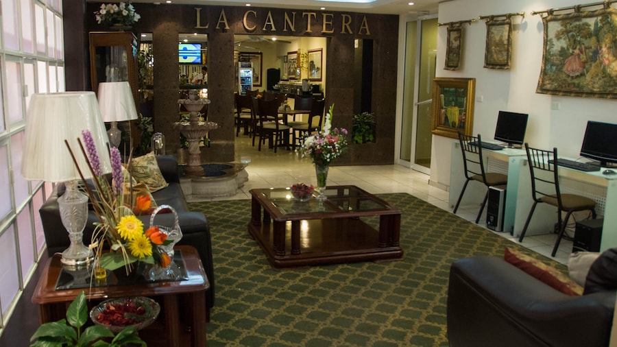 Hotel Rincón Real Suites