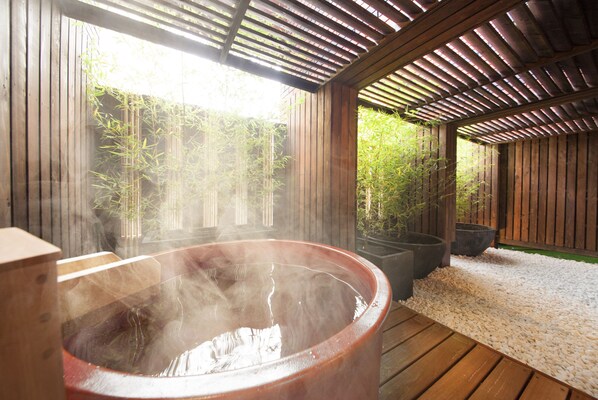 Japanese Style Family Room SAKURA FUJI - Non Smoking (2 Semi-double Beds) - Main Building | Bathroom