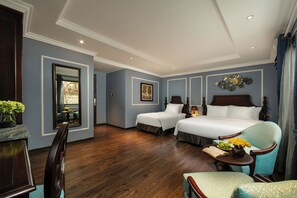 家庭房 | 迷你吧、客房内保险箱、办公桌、隔音