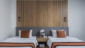Down comforters, pillowtop beds, minibar (some free items), in-room safe - Asia Tune Hotel (Phnom Penh)