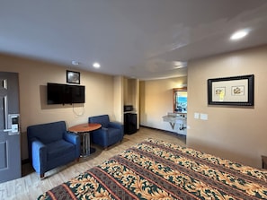 熨斗/熨衣板、免费 WiFi、床单