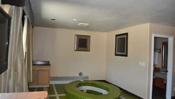 Classic Room With Spa Bath, Smoking | Jet tub