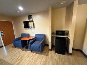 熨斗/熨衫板、免費 Wi-Fi、床單