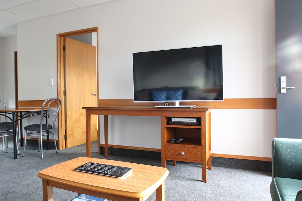 Amross Motel by null